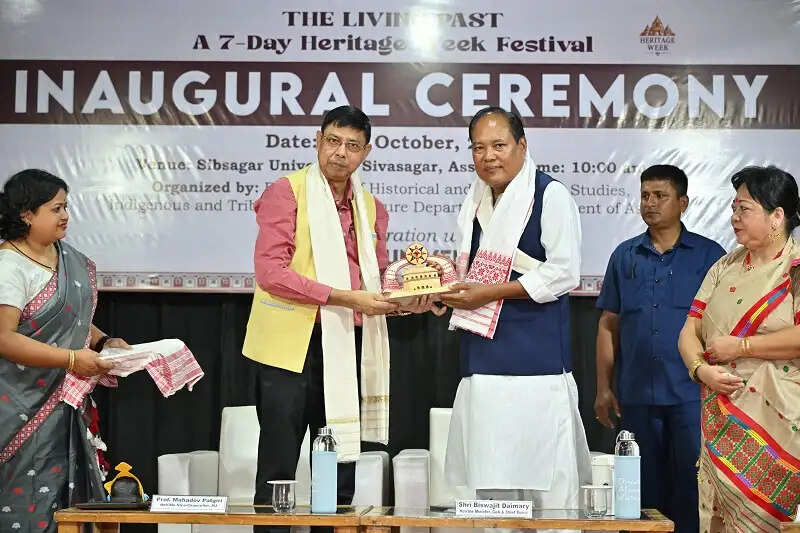 बिश्वजीत दैमारी ने शिवसागर विश्वविद्यालय में सात दिवसीय विरासत महोत्सव का किया उद्घाटन