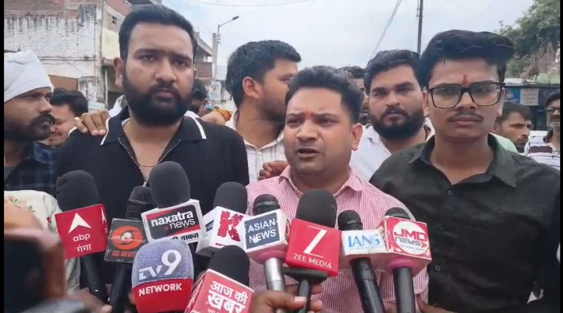 कन्नौज में समाज कल्याण मंत्री के अपमान पर फूटा आक्रोश, भाजपा कार्यकर्ताओं ने प्रदर्शन कर लगाया जाम