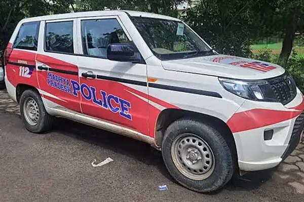 दमोह : डायल-112 की त्वरित सहायता से सड़क दुर्घटना में गंभीर रूप से घायल तीन व्यक्तियों की बचीं जिंदगी