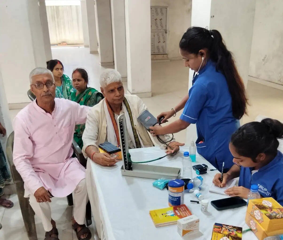 निःशुल्क स्वास्थ्य जांच शिविर में 109 लोगों की जांच