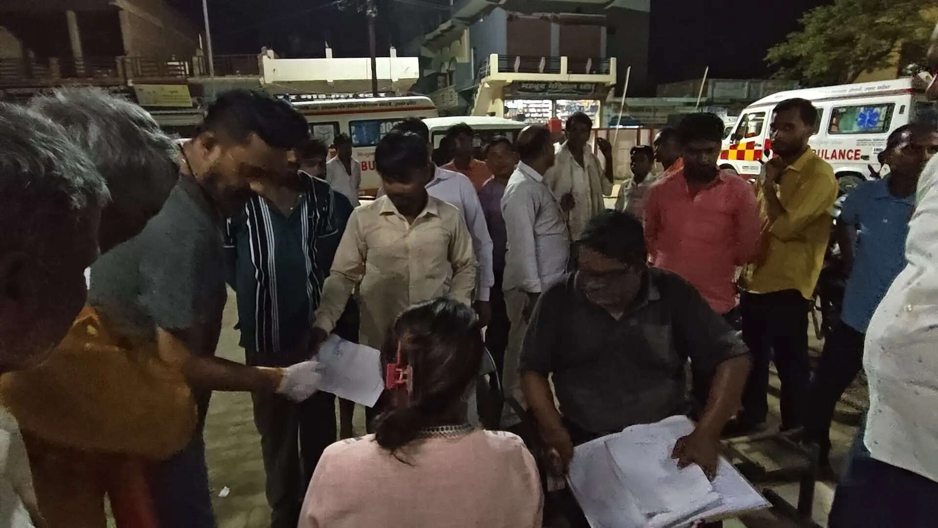 स्वर्गद्वारी से लौट रहे श्रद्धालुओं की बोलेरो नेपाल में खाई में गिरी, 11 घायल