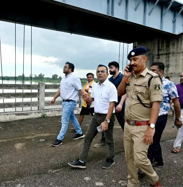 जांजगीर-चांपा में बाढ़ को लेकर प्रशासन अलर्ट, कलेक्टर-एसपी ने संभाला मोर्चा