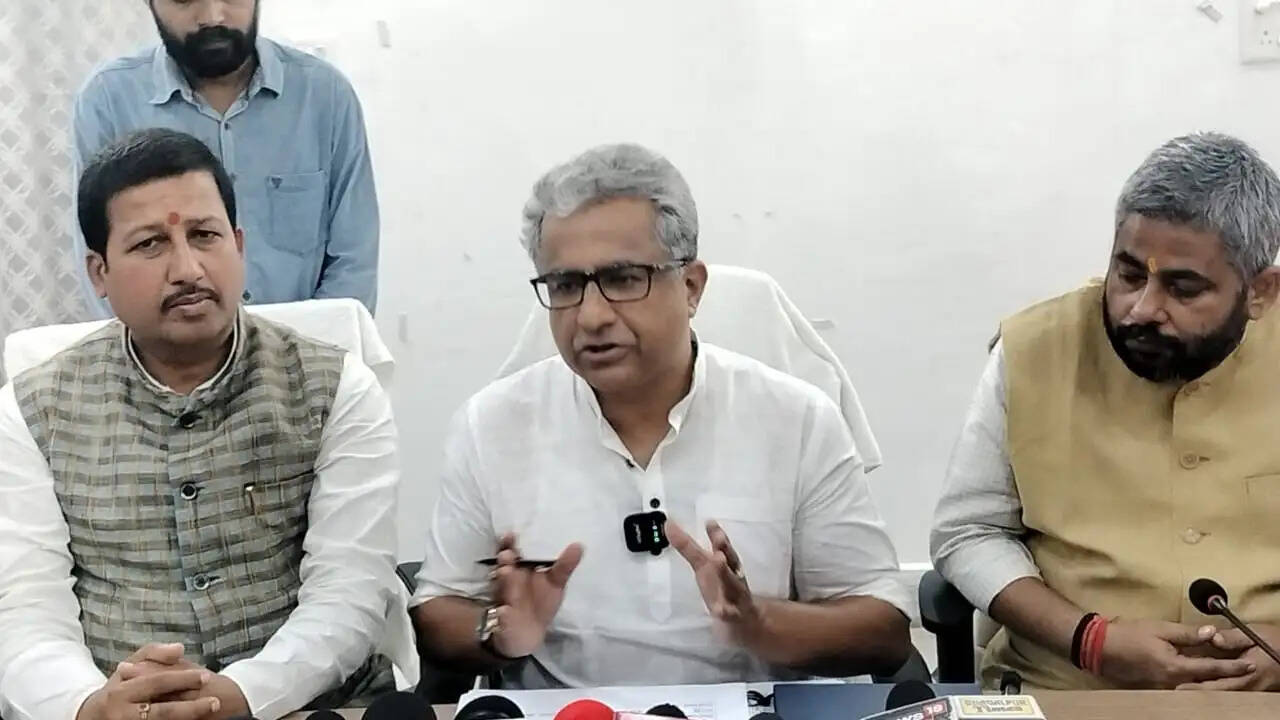 हार के बाद वोट चोरी का बहाना बनाता है विपक्ष': नीतीश मिश्रा