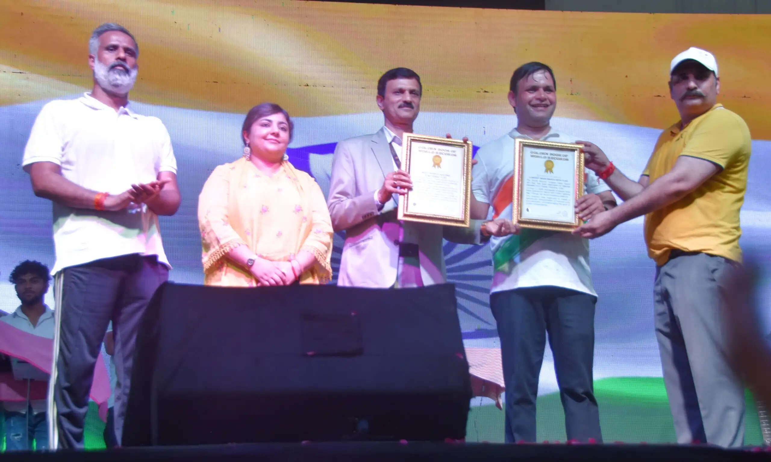 पलवल के नाम विश्व रिकॉर्ड की दावेदारी, गौरव गौतम के नेतृत्व में दो श्रेणियों में बनाया कीर्तिमान