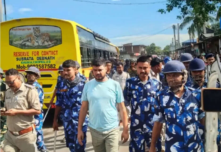 हत्या समेत कई आरोपों में पुलिस हिरासत में जियारुल हक, घटनास्थल पर कराया गया पुनर्निर्माण