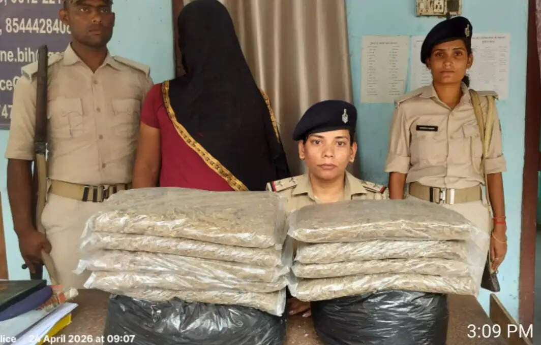 13.5 किलो गांजा के साथ एक तस्कर गिरफ्तार