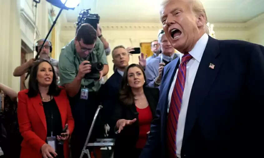 ट्रंप ने रूपर्ट मर्डोक, द वाल स्ट्रीट जर्नल, न्यूजकॉर्प पर दायर किया मुकदमा, हर्जाना मांगा 10 अरब डॉलर