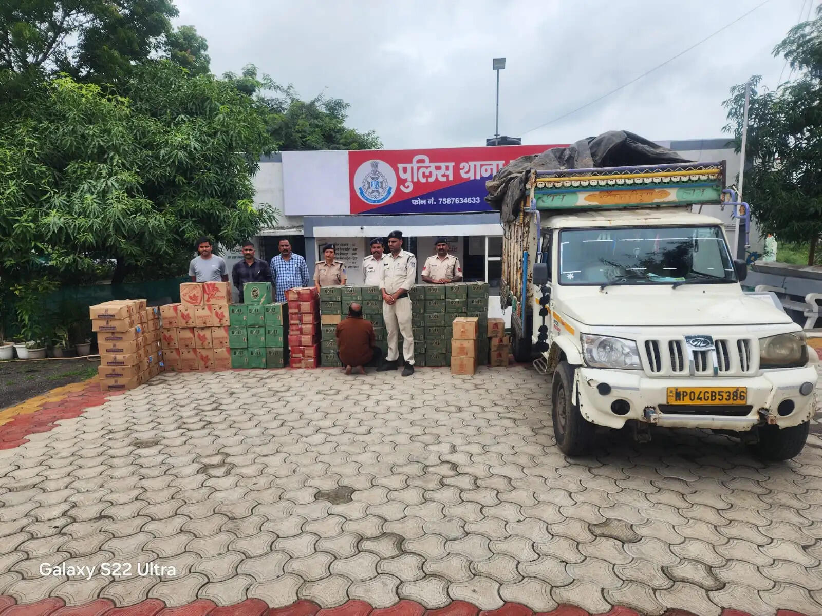 राजगढ़ःपिकअप वाहन से सवा चार लाख से अधिक की अवैध शराब जब्त, एक आरोपित गिरफ्तार