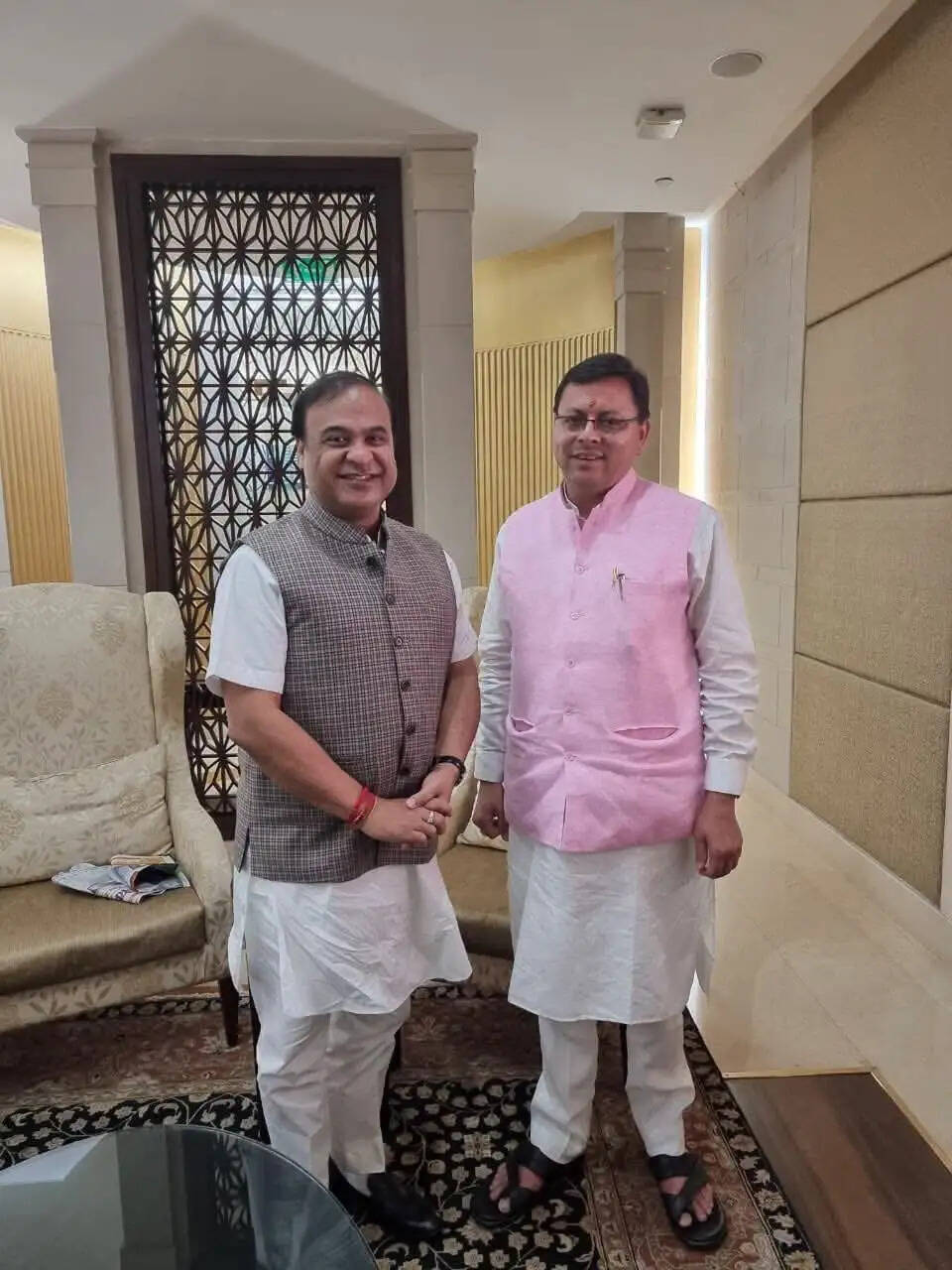 मुख्यमंत्री सरमा ने उत्तराखंड के सीएम पुष्कर सिंह धामी को दी जन्मदिन की शुभकामनाएं