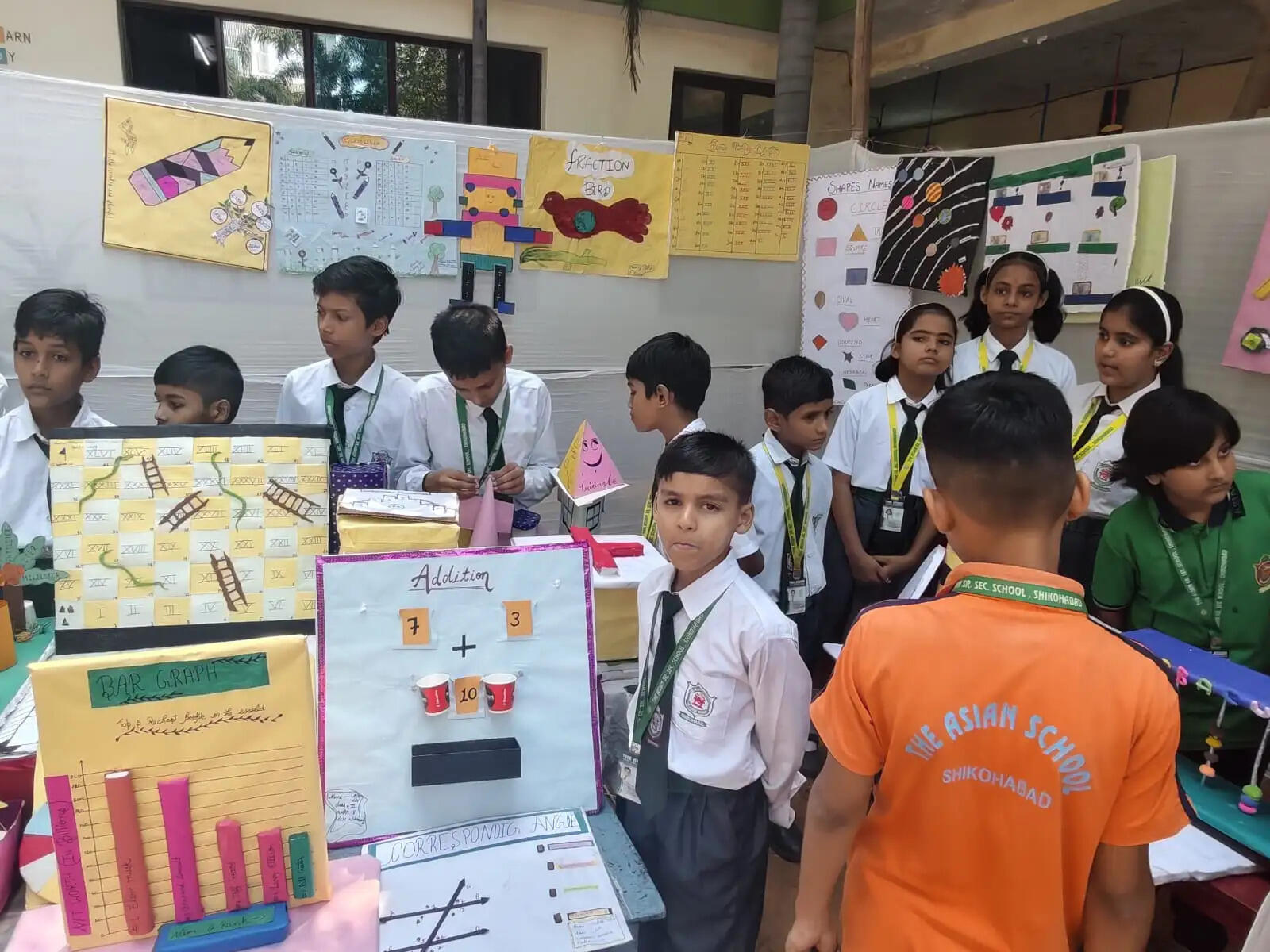 भव्य गणित प्रदर्शनी का आयोजन: छात्रों ने पाइथागोरस प्रमेय व 3D ज्यामिति पर बनाए आकर्षक मॉडल