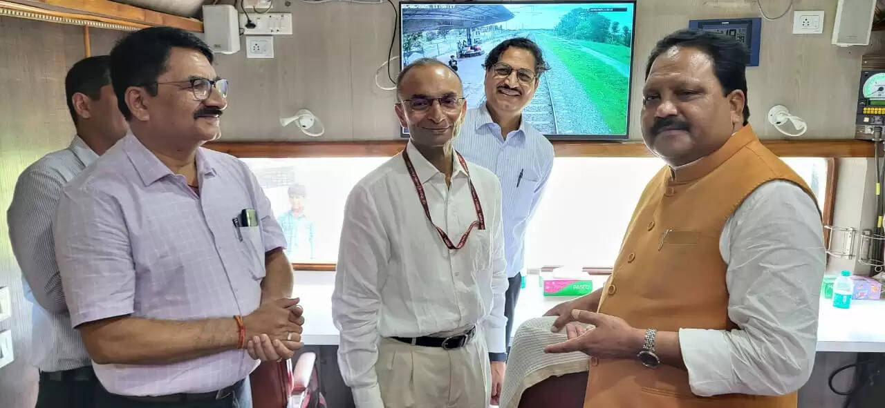 अररिया-गलगलिया नई रेल लाइन पर ट्रेन का ट्रायल परिचालन रहा सफल,सीआरएस इंस्पेक्शन के बाद शुरू होगा नियमित परिचालन