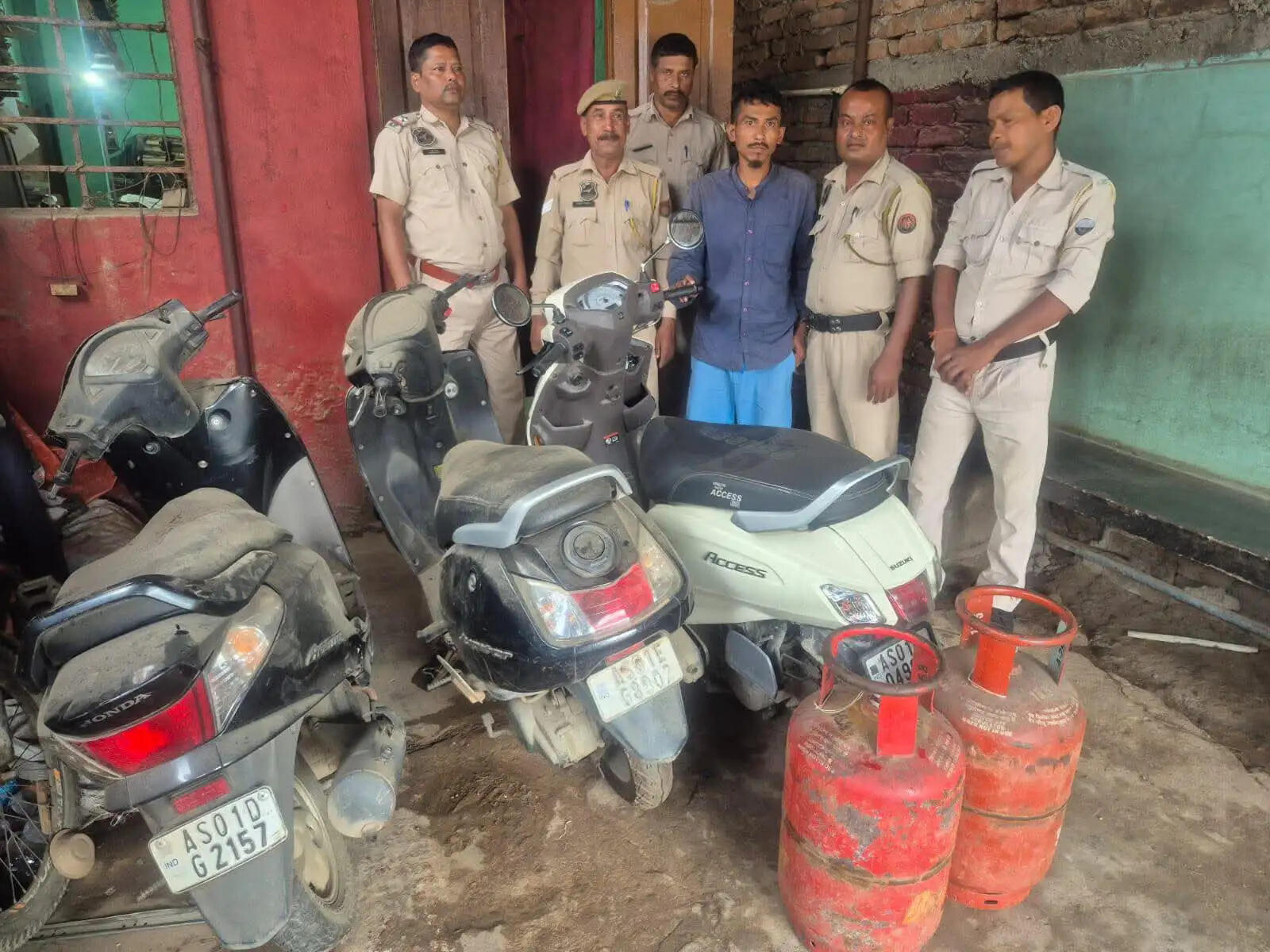 चोरी के मामले में चार आरोपित गिरफ्तार