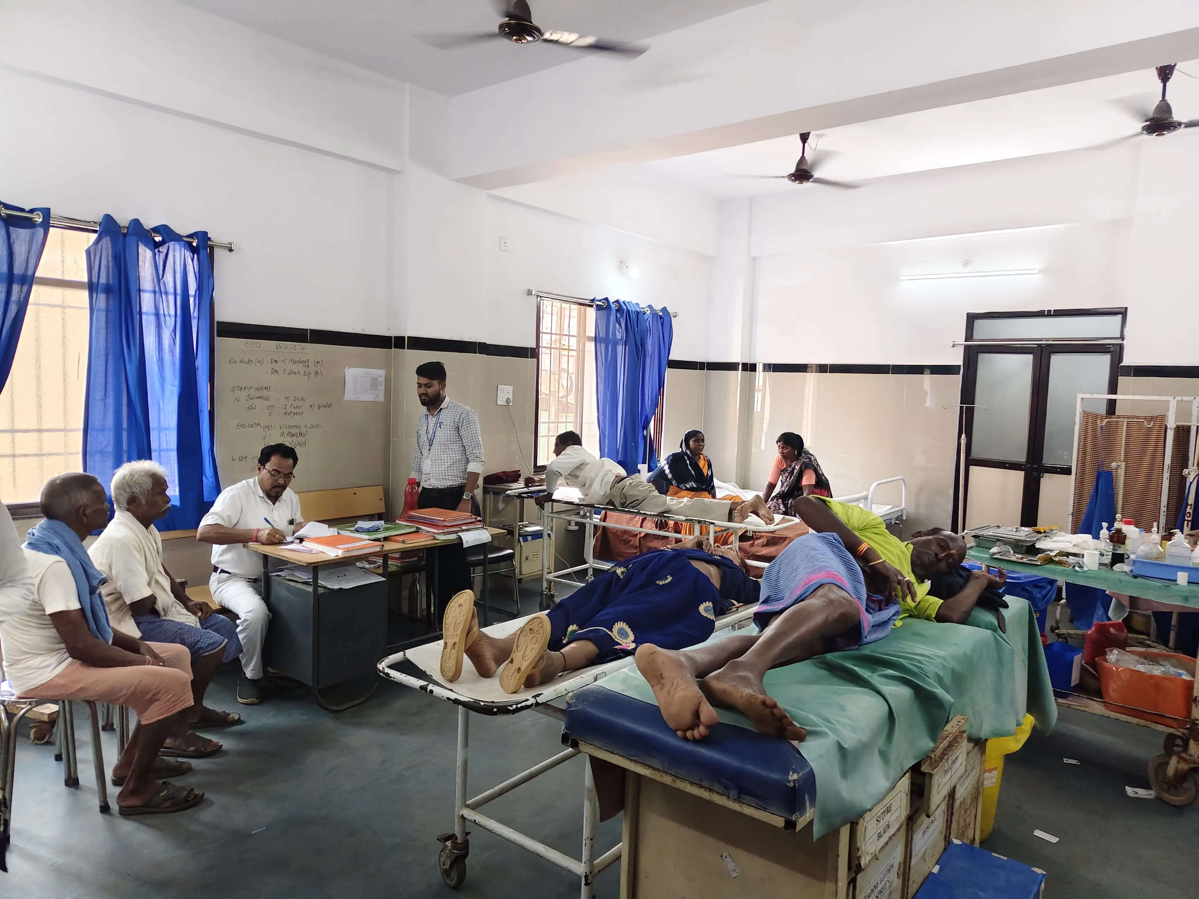 डूब प्रभावितों का जल सत्याग्रह जारी, नौ लोगों की बिगड़ी सेहत