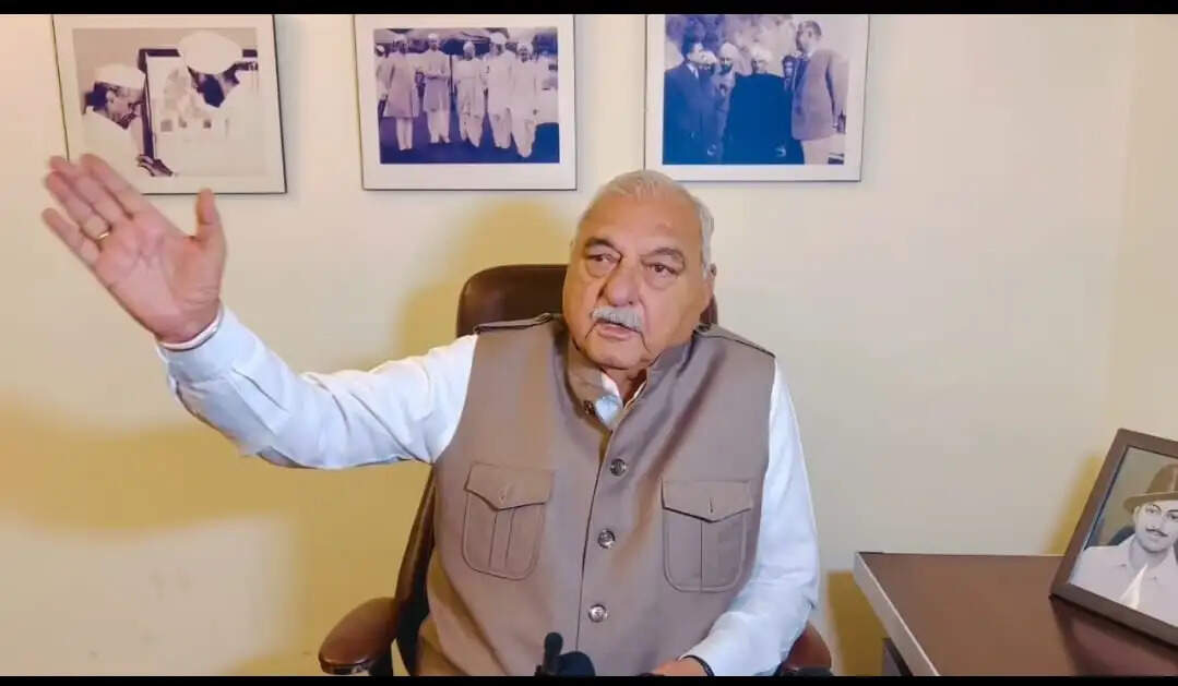 हरियाणा में गैस की किल्लत नहीं तो एजेंसियों पर कतारें क्यों : हुड्डा