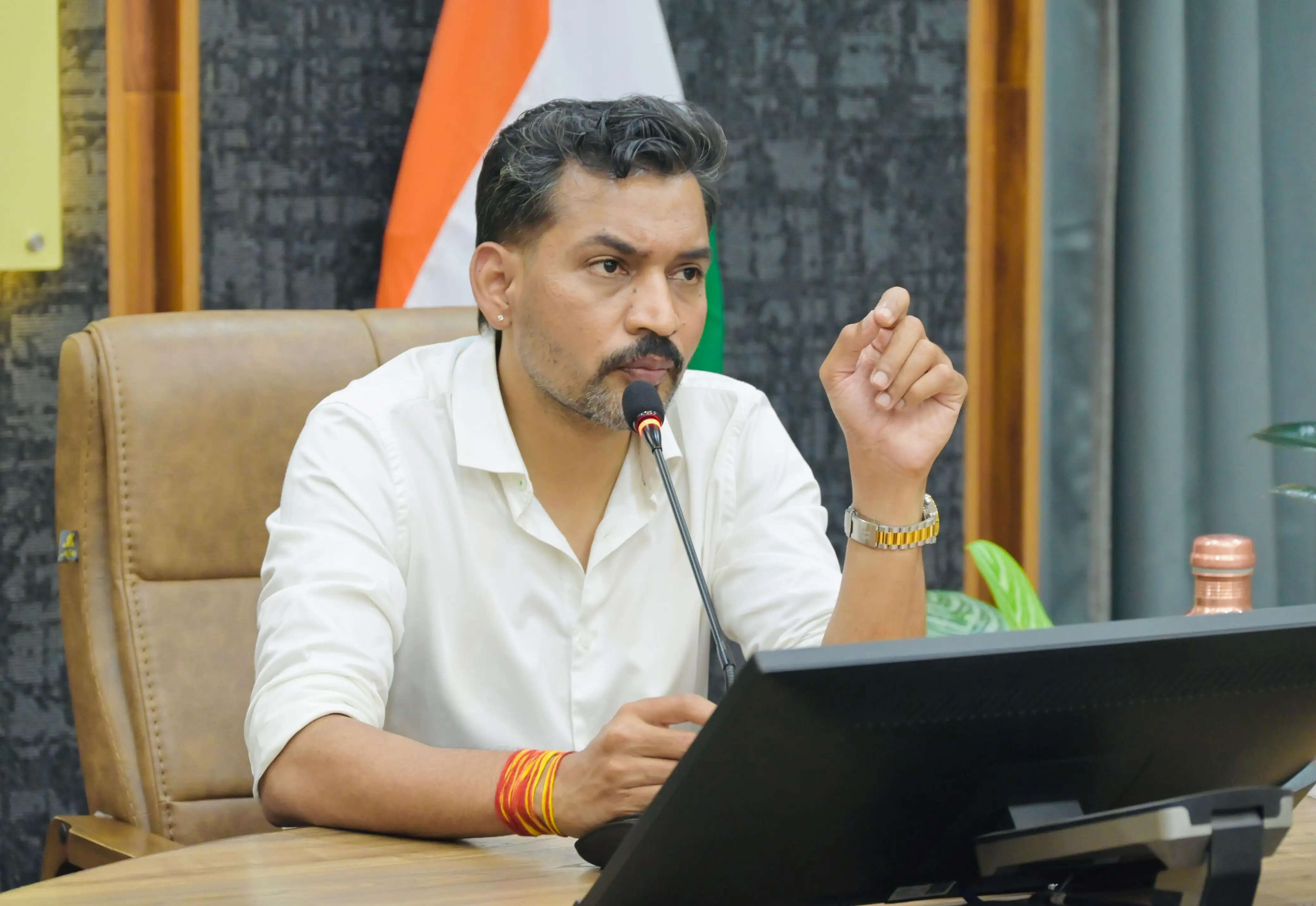 देहरादून में बारिश से क्षतिग्रस्त सड़कों की जल्द&nbsp;होगी मरम्मत, डीएम ने दिए निर्देश