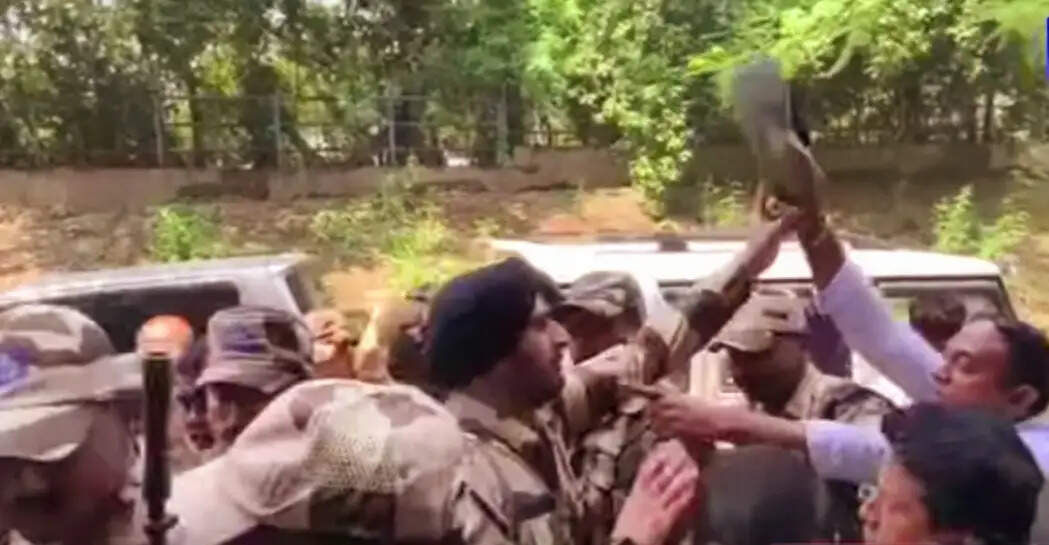 भाजपा नेताओं से गुप्त बैठक के आरोप में तृणमूल ब्लॉक अध्यक्ष हिरासत में
