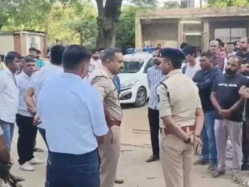 महेसाणा में भाजपा उम्मीदवार के भांजे की चाकू मारकर हत्या