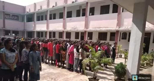 शासकीय नारायण राव मेघावाले कन्या महाविद्यालय धमतरी में प्रवेश की प्रक्रिया धीमी