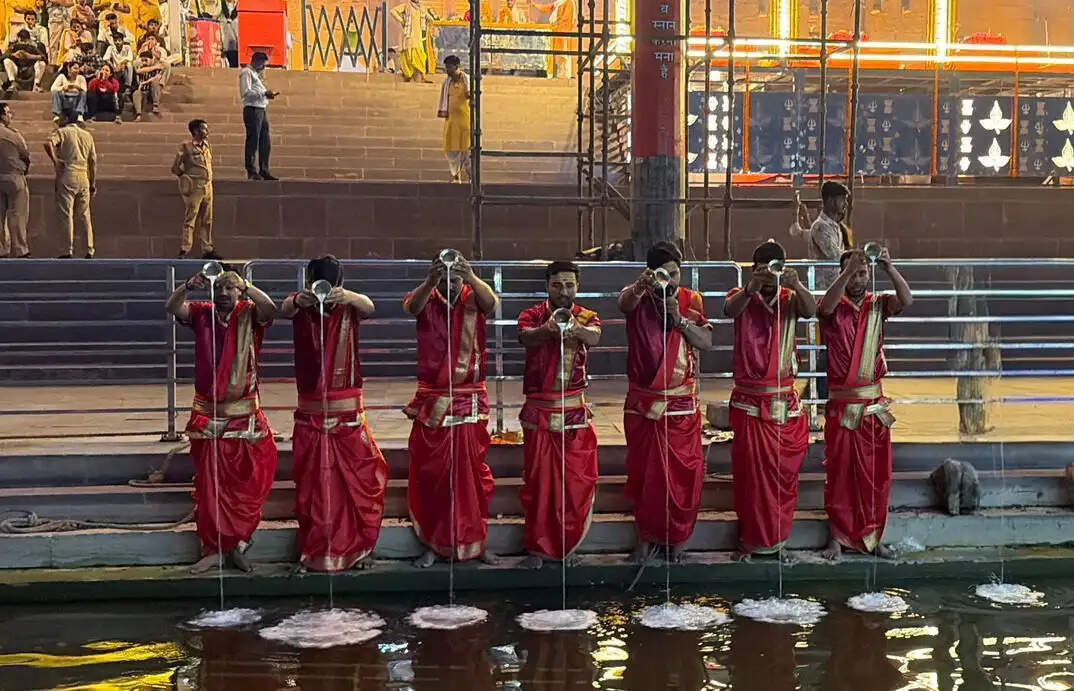 गंगा सप्तमी: श्री काशी विश्वनाथ मंदिर के घाट पर भव्य गंगा आरती, मां गंगा का षोडशोपचार पूजन