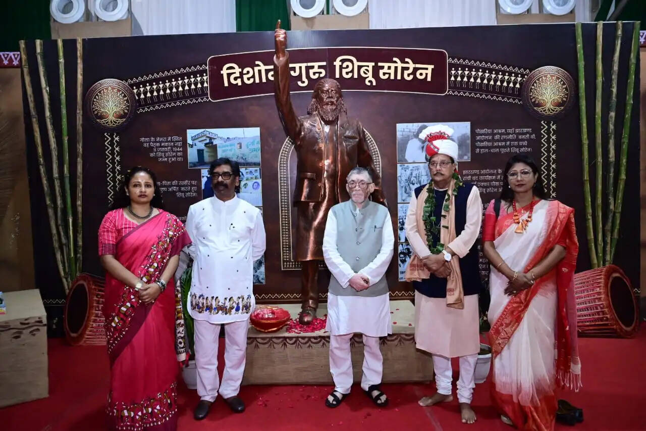 राज्यपाल और मुख्यमंत्री ने किया झारखंड आदिवासी महोत्सव का उद्घाटन