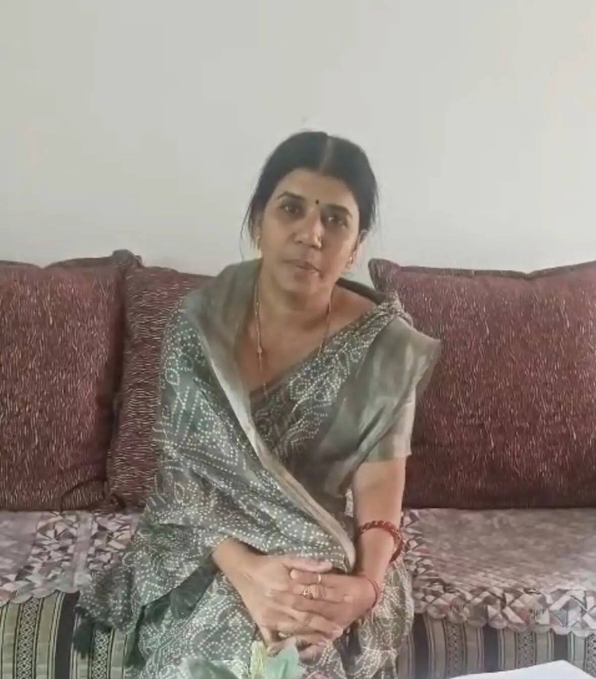 पति के निधन के बाद नहीं टूटा कुसुम का हौसला, सक्षम योजना ने फिर संवारा ईंट व्यवसाय