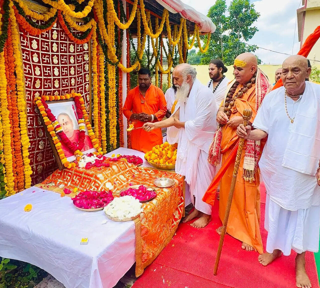 शंकराचार्य स्वामी निरंजनदेव तीर्थ की 30वीं पुण्यतिथि पर महासमागम, संत समाज राजनीतिक व सामाजिक हस्तियों का जमावड़ा