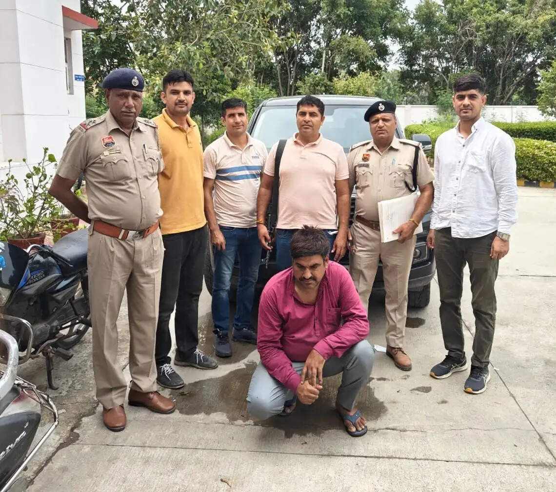 पानीपत: फर्जी नंबर प्लेट और चेसिस नंबर लगी स्कॉर्पियो गाड़ी सहित युवक गिरफ्तार
