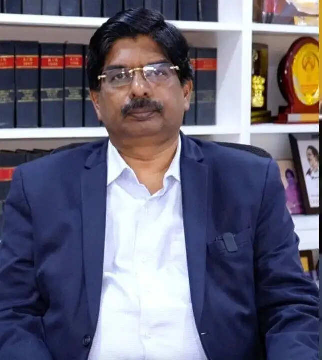 सांसद विल्सन ने मुख्यमंत्री पर गोपनीयता की शपथ का उल्लंघन का लगाया आरोप, राजनीतिक सलाहकारों की भूमिका पर उठाए सवाल