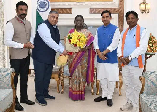 बस्तर दशहरा के मुरिया दरबार में शामिल हाेने राष्ट्रपति को किया गया आमंत्रित