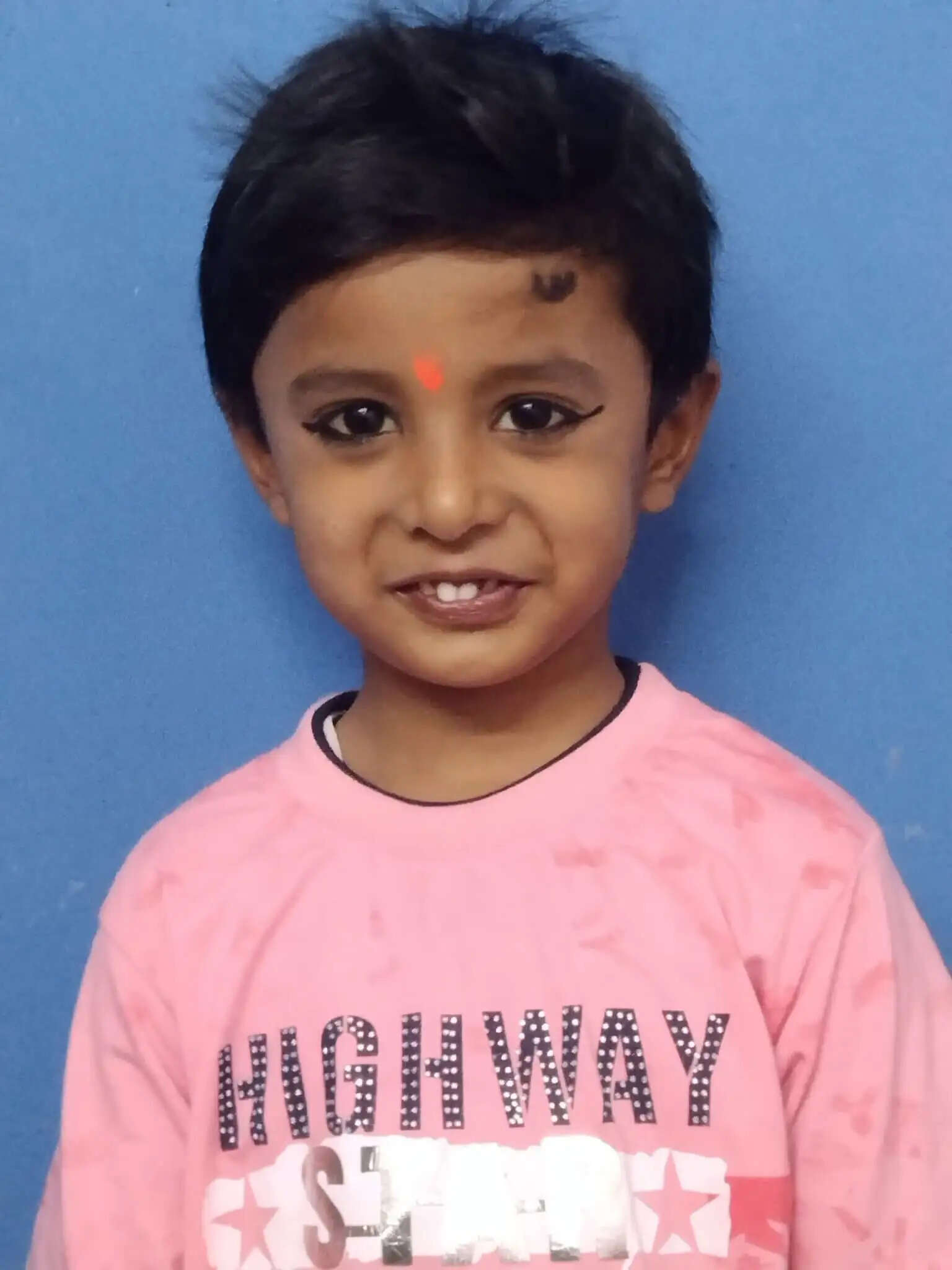 बच्चे का गला रेत कर मां ने की जान देने की काेशिश