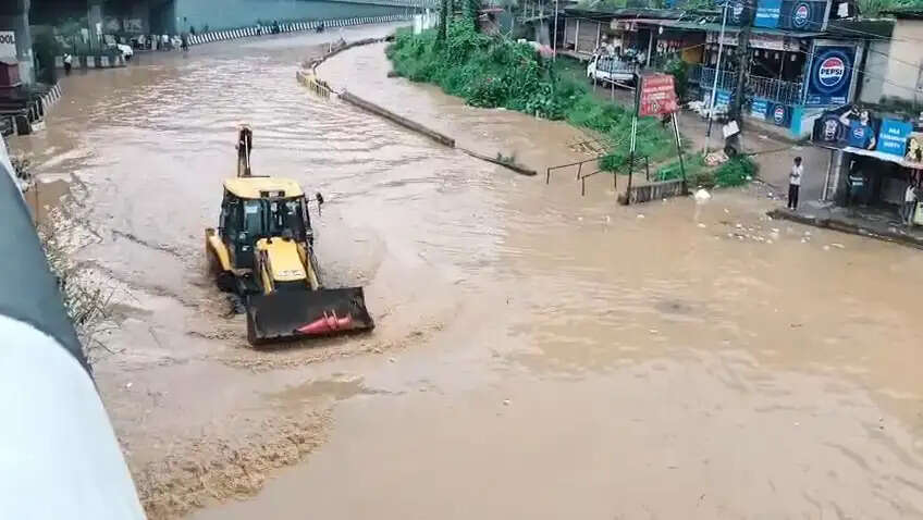 जोराबाट में राष्ट्रीय राजमार्ग पर भारी जल जमाव