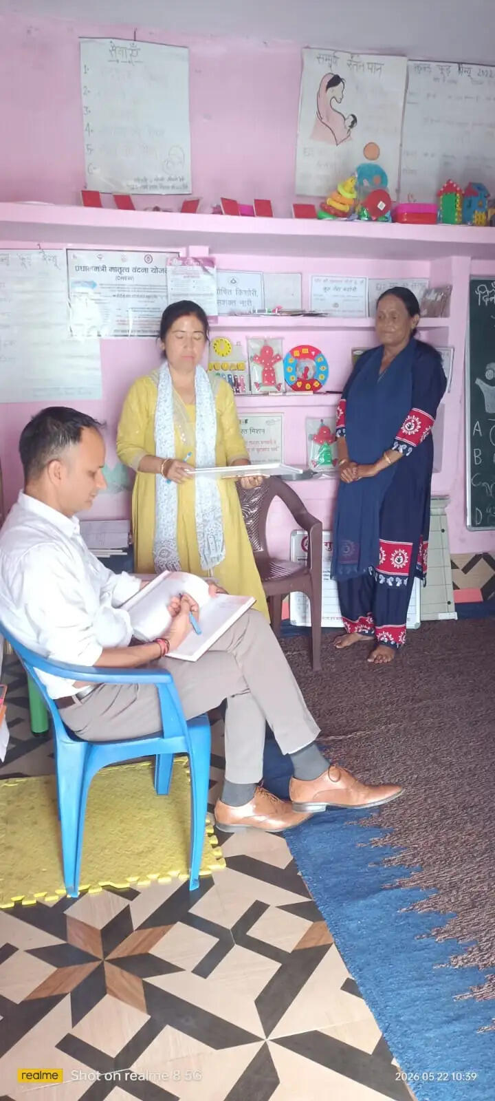 आंगनबाड़ी केंद्र, वन स्टॉप सेंटर का लिया जायजा