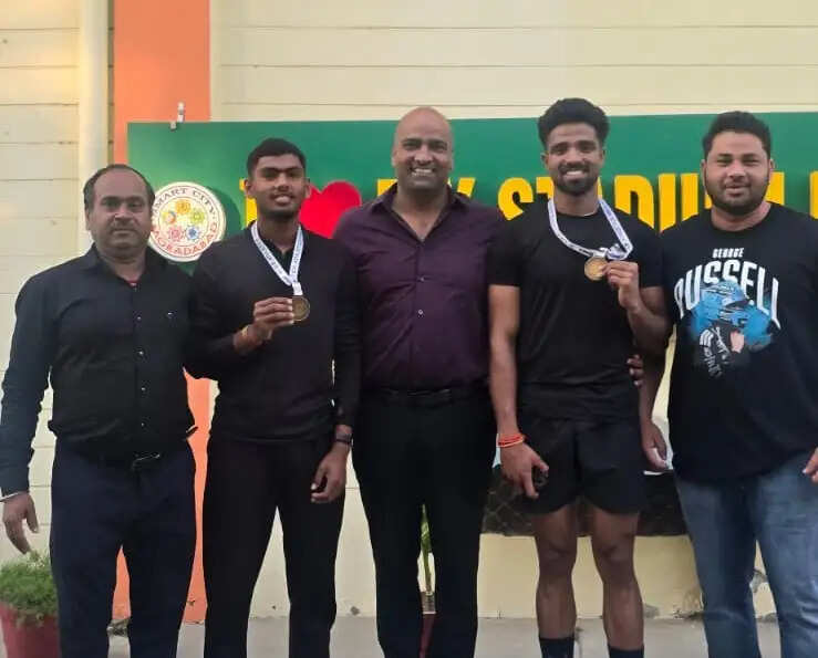 यूपी स्टेट एथलेटिक्स चैम्पियनशिप में स्वर्ण पदक जीतने वाले खिलाड़ी सम्मानित