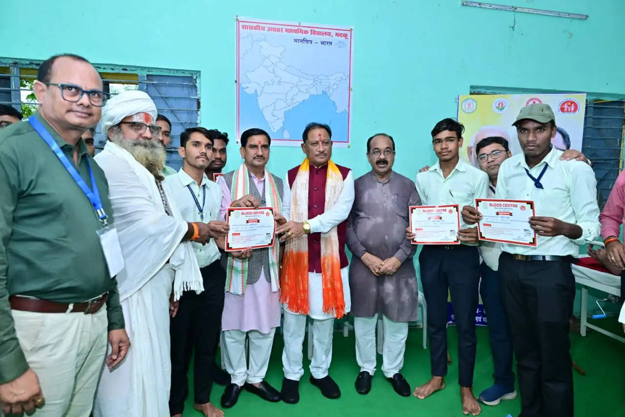 मुख्यमंत्री&nbsp;साय ने 21 विकास कार्यों का किया लोकार्पण एवं शिलान्यास
