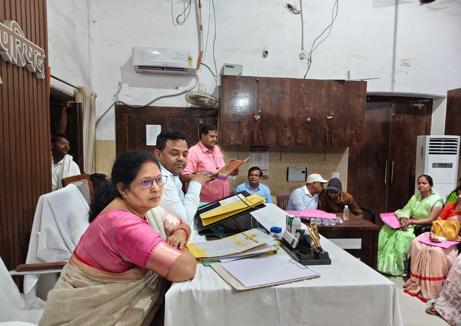 जौनपुर नगर पालिका बोर्ड बैठक में विकास प्रस्तावों पर लगी मुहर, बजट अगली बैठक तक टला