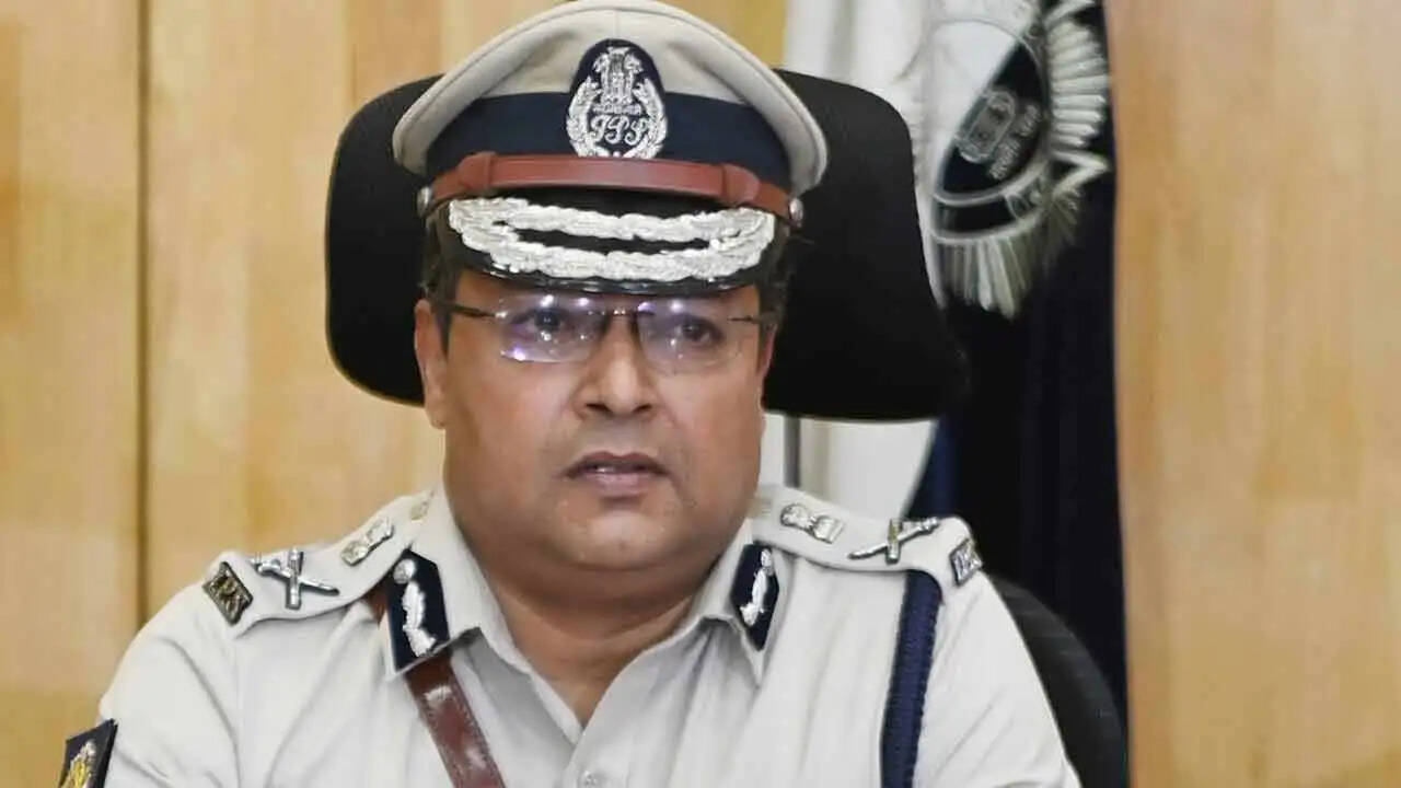 बंगाल में 81 इंस्पेक्टर और 68 सब-इंस्पेक्टर चुनाव ड्यूटी से हटाए गए