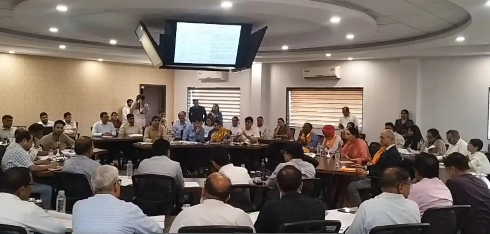 उपमुख्यमंत्री दीया कुमारी ने की उदयपुर में विकास कार्यों की समीक्षा