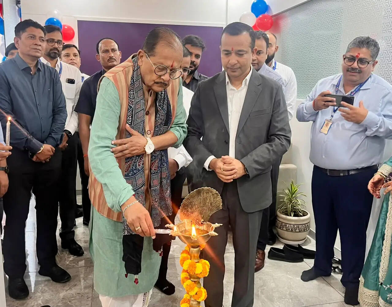 वित्त मंत्री ने किया एचडीएफसी बैंक के बैकऑफिस का शुभारंभ