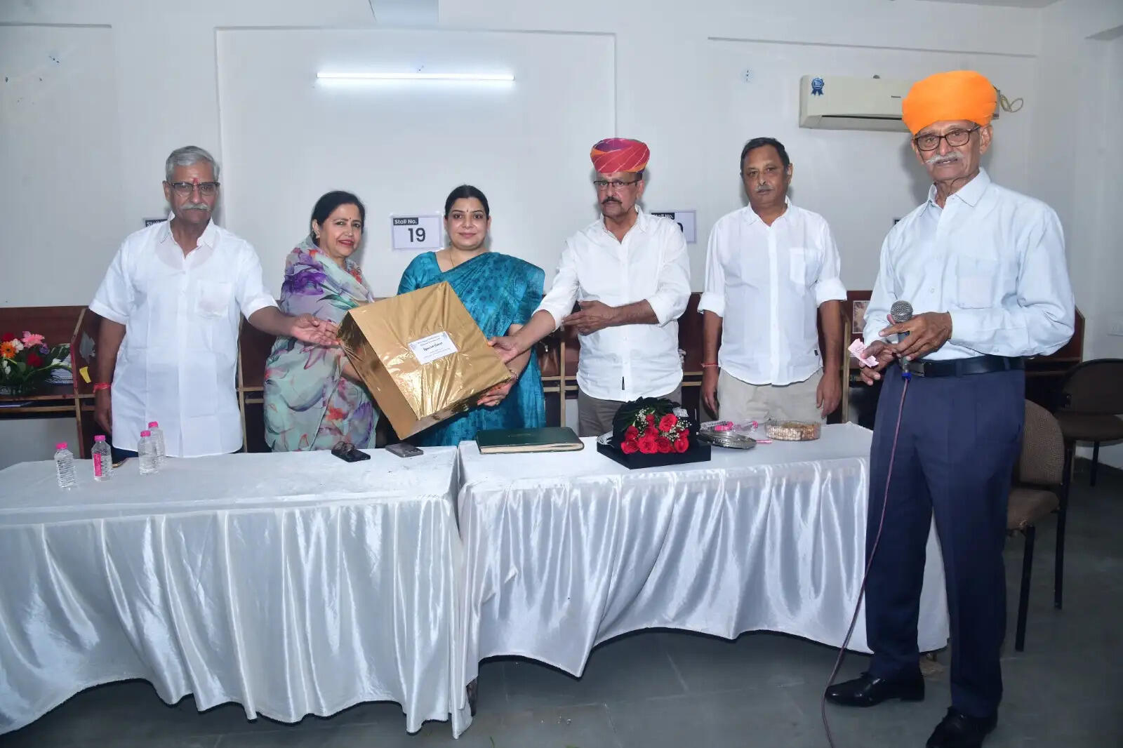 महिला स्वावलंबन दीपावली प्रदर्शनी में राजपूती परिधान और हैंड प्रिंट ड्रेसेस रहे आकर्षण का केंद्र