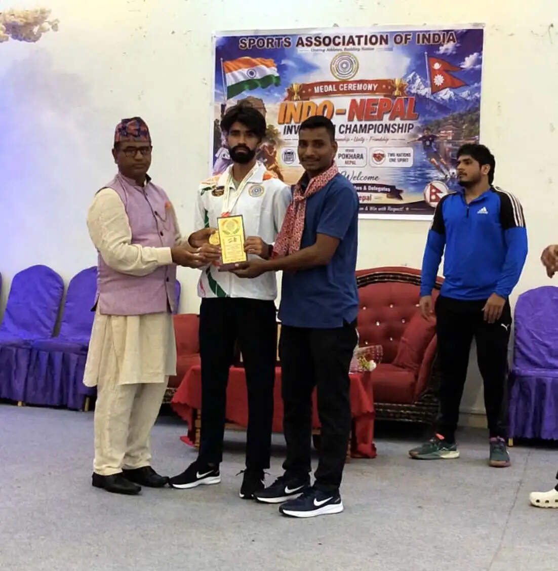 हिसार : इंडो-नेपाल फुटबॉल प्रतियोगिता में प्रवेश साहू ने जीता स्वर्ण पदक