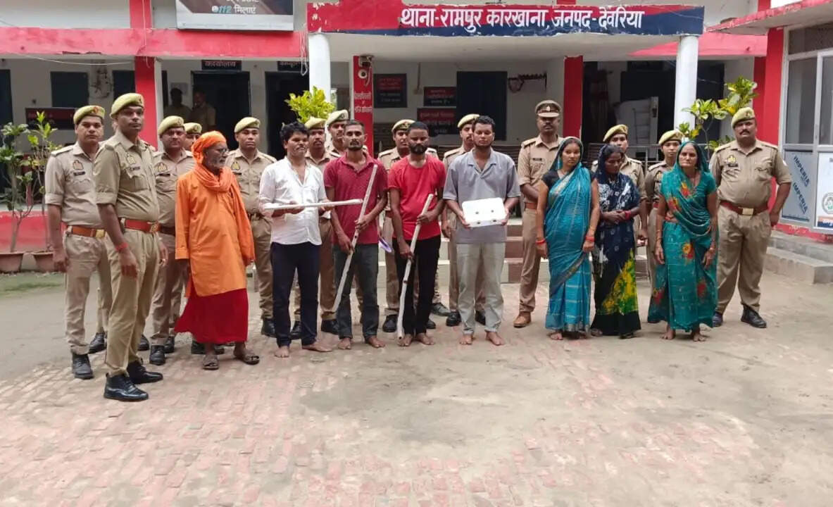 देवरिया: हत्या मामले में तीन महिलाओं समेत आठ आरोपित गिरफ्तार