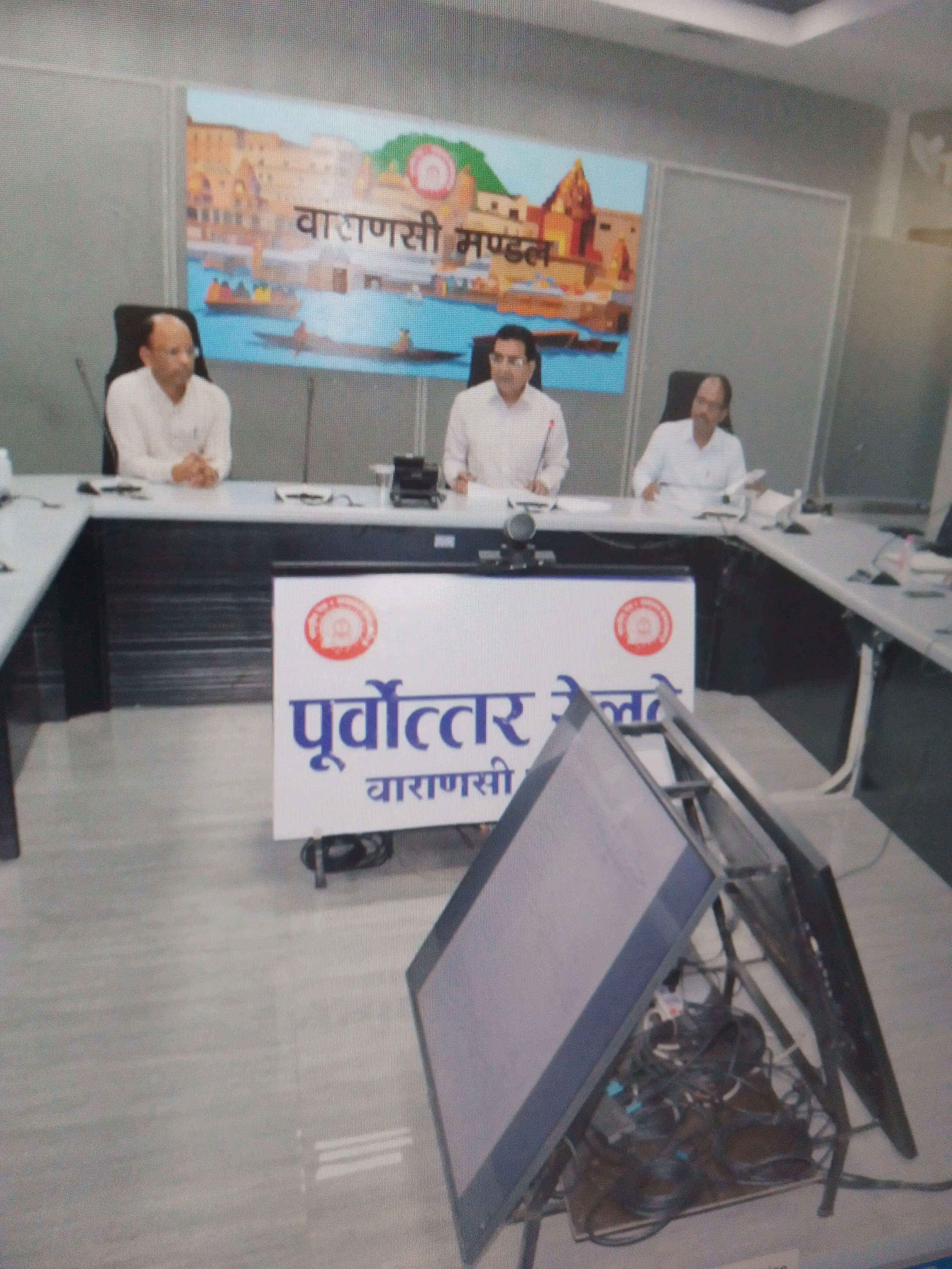 पूर्वोत्तर रेलवे के अपर महाप्रबंधक ने लंबित विधिक मामलों को लेकर की बैठक, कहा- जल्द कराएं निस्तारण