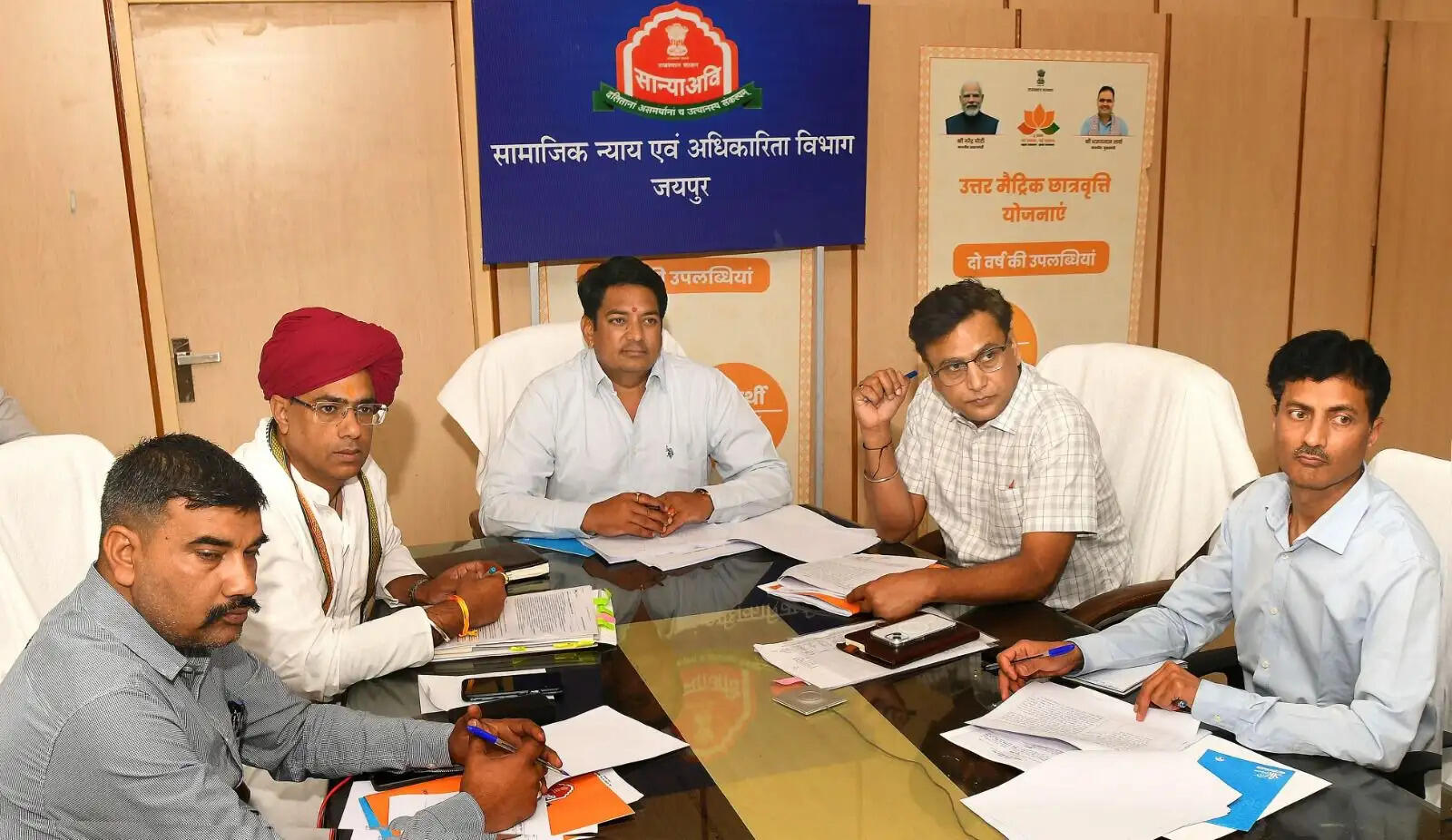 सामाजिक न्याय एवं अधिकारिता मंत्री ने ली देवनारायण योजना के अंतर्गत संचालित योजनाओं की समीक्षा बैठक