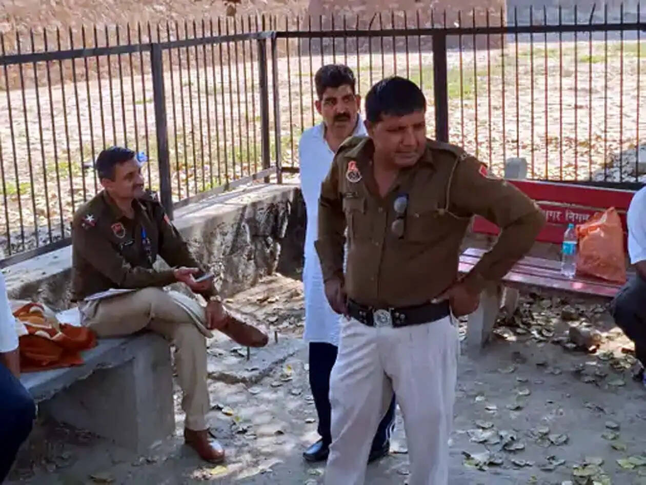 हिसार : घोड़ा फार्म रोड पर रेलवे लाइन के पास मिला युवक का शव, हत्या की आशंका