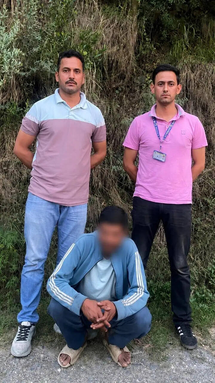 10 साल पुराने मामले में उद्घोषित अपराधी गिरफ्तार, रामपुर पुलिस ने खोलीघाट से पकड़ा
