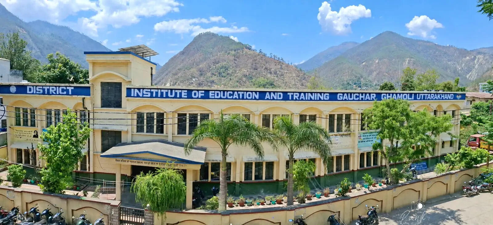 सीमित साधन, बड़े सपने... चमोली के सरकारी स्कूलों की नई कहानी
