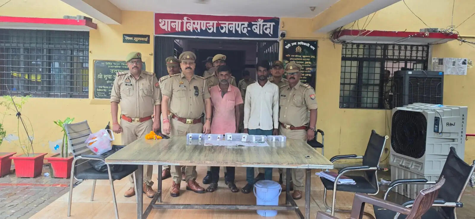 बांदा पुलिस ने किया 10&nbsp;लाख की चोरी का खुलासा, दो चोर गिरफ्तार