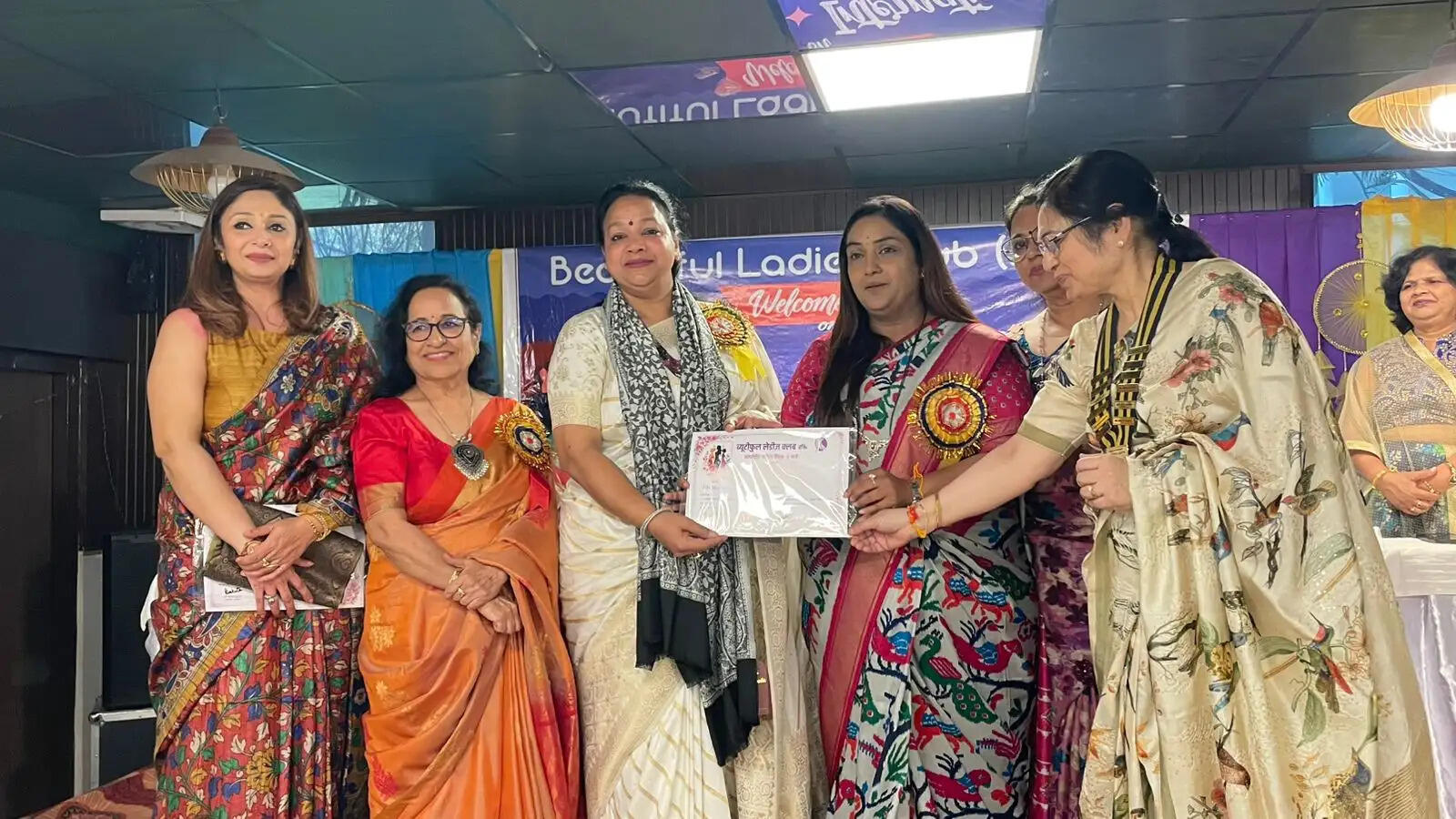 समाज सेवा के क्षेत्र में उत्कृष्ट योगदान देने वाली गौरी एवं अनीता सम्मानित