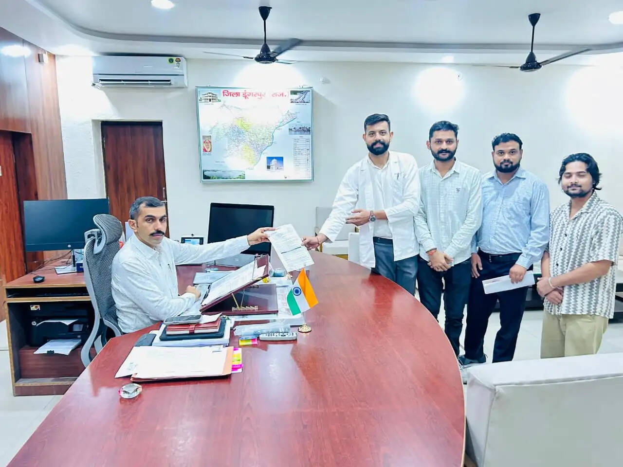 आयुर्वेद विभाग में सेवानिवृत्त कर्मियों की पुनर्नियुक्ति का विरोध : युवाओं ने उठाई नियमित भर्ती की मांग