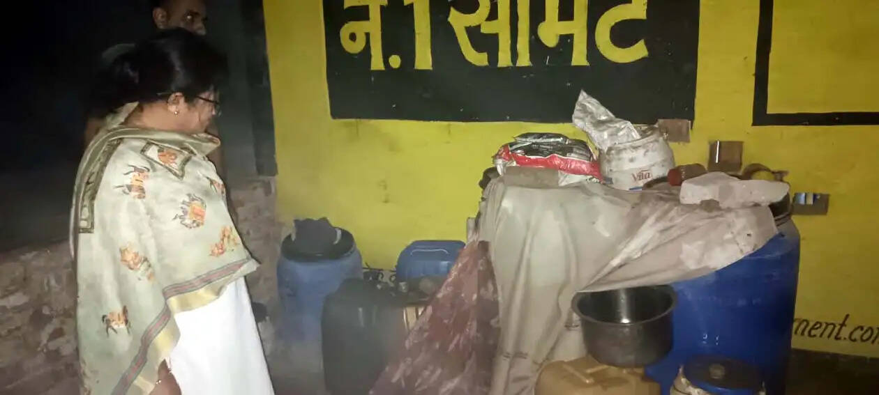 हिसार : अग्रोहा में तेल टैंकरों से अवैध तेल निकालने की शिकायत पर सीएम फ्लाइंग की रेड